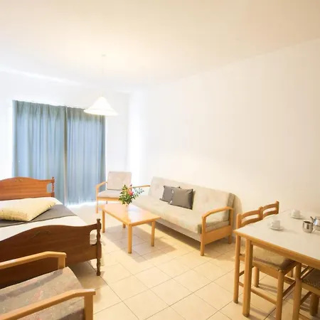 Debbiexenia Hotel Apartments Paralimni Exterior foto