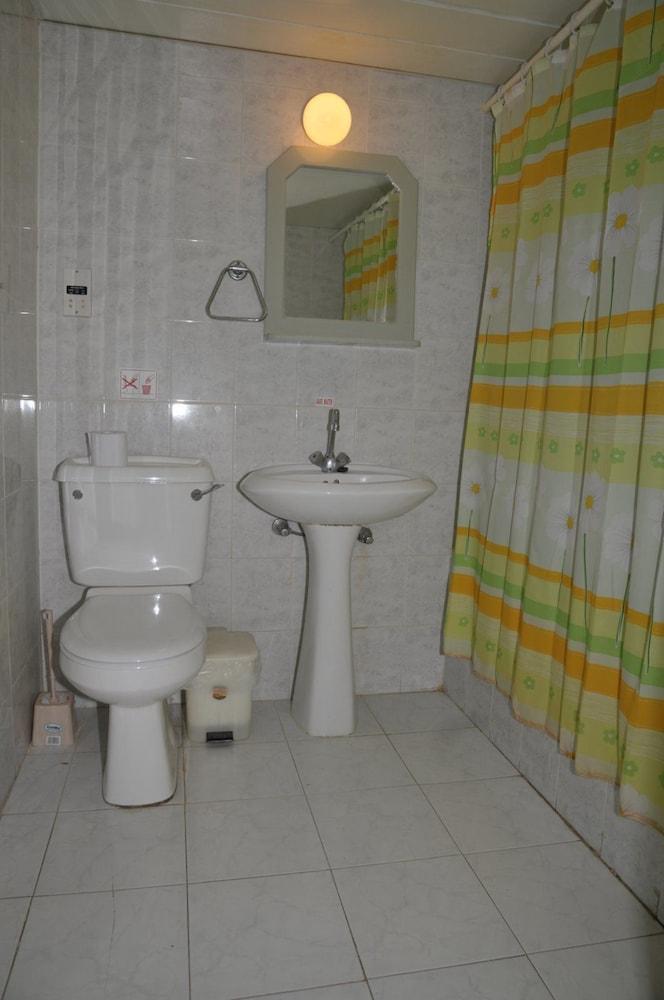 Debbiexenia Apart Otel Paralimni