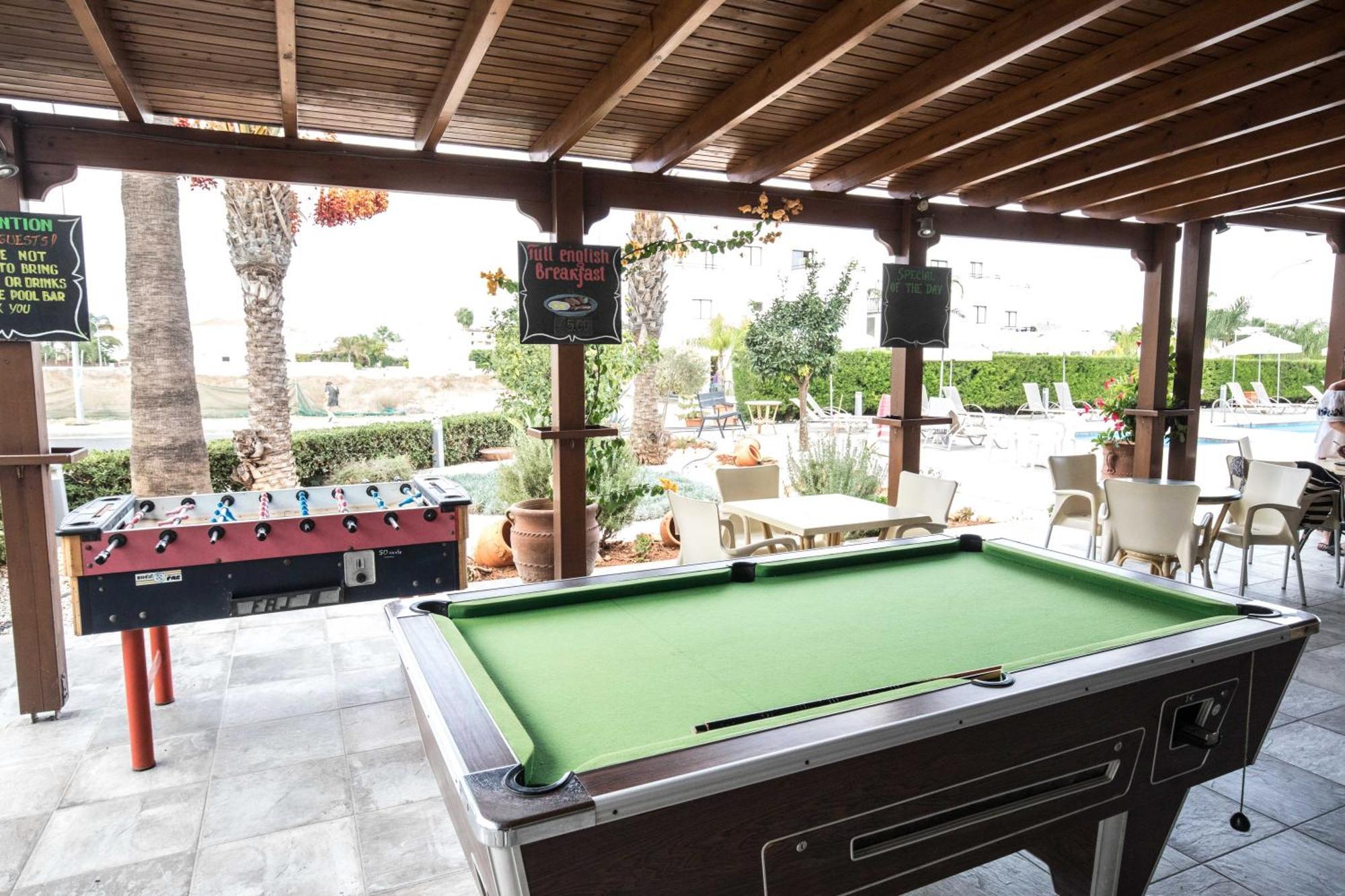 Debbiexenia 3* Paralimni