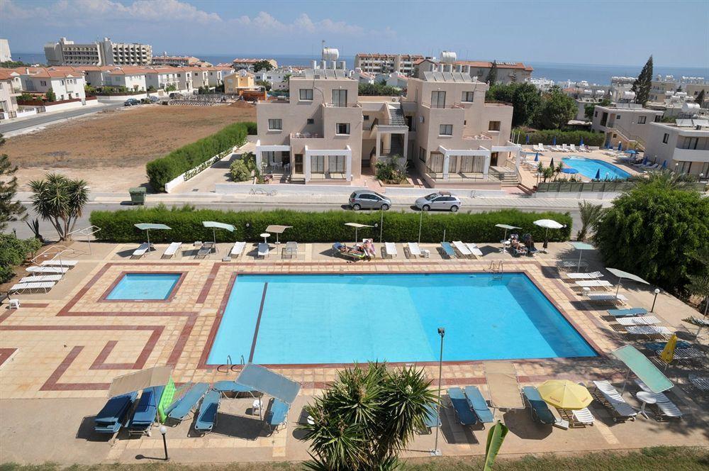 Debbiexenia 3* Paralimni