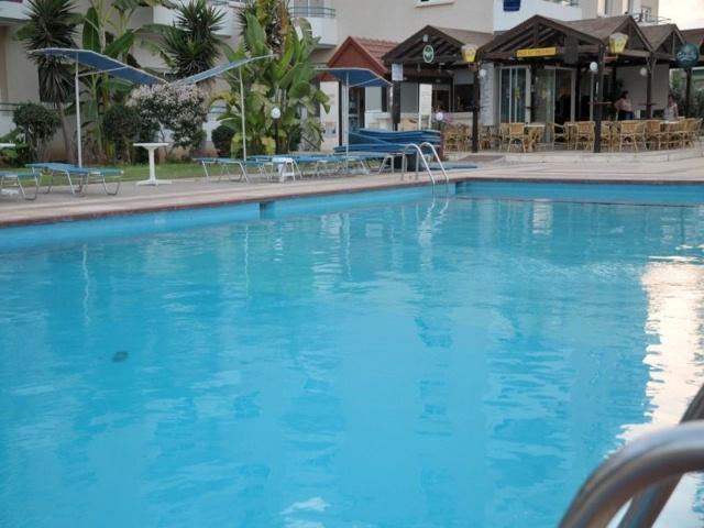 Debbiexenia 3* Paralimni