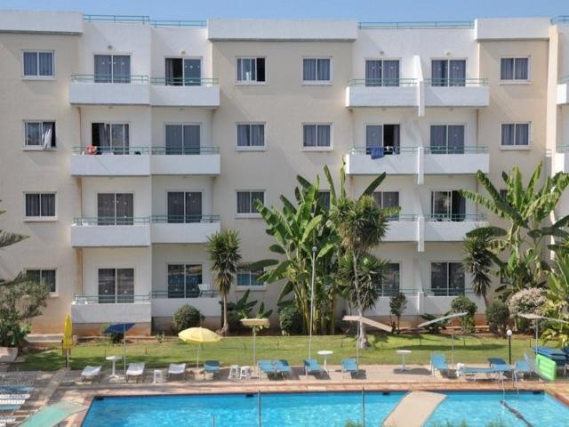 Debbiexenia Apart Otel Paralimni