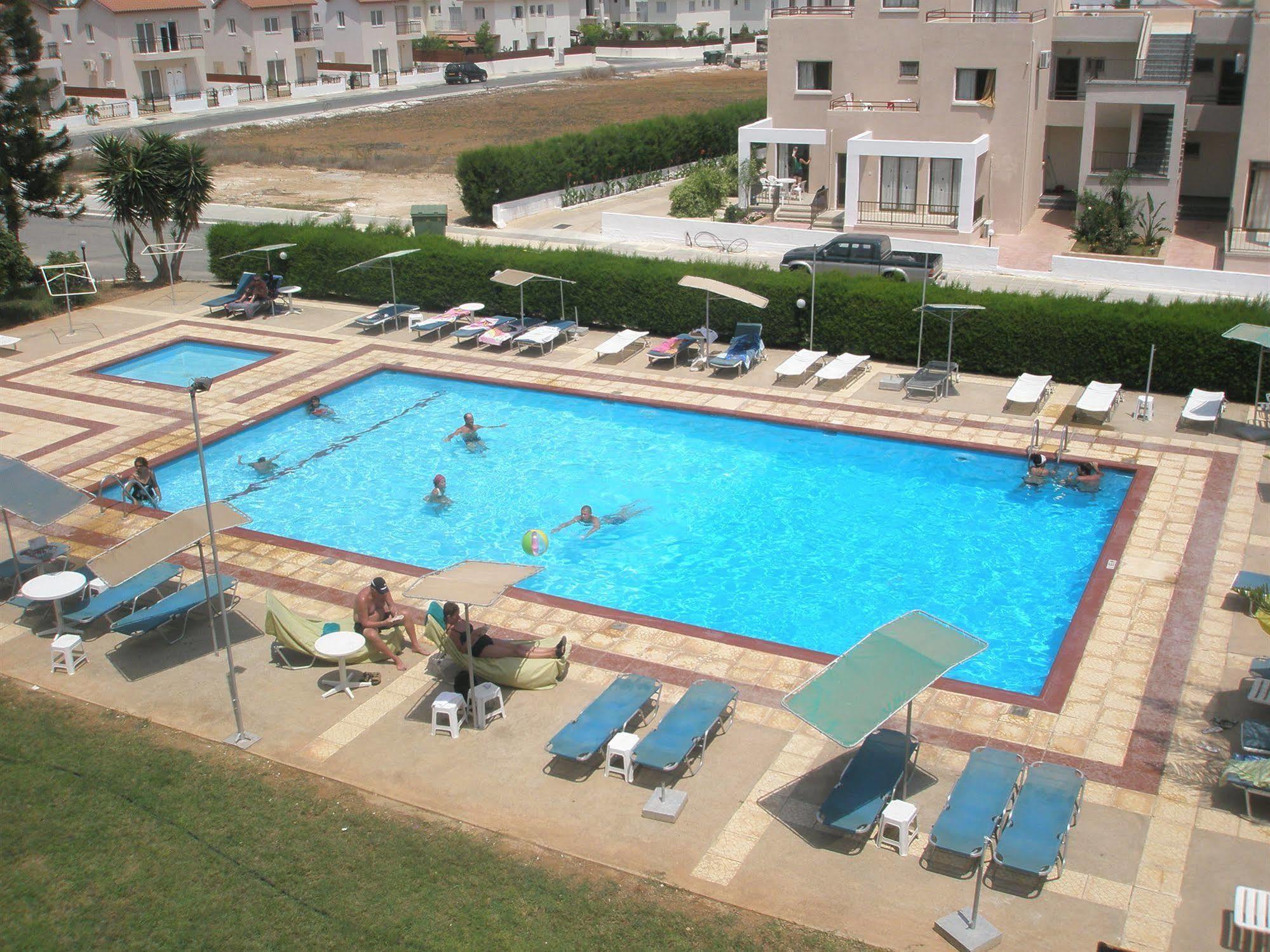 Debbiexenia Apart Otel Paralimni
