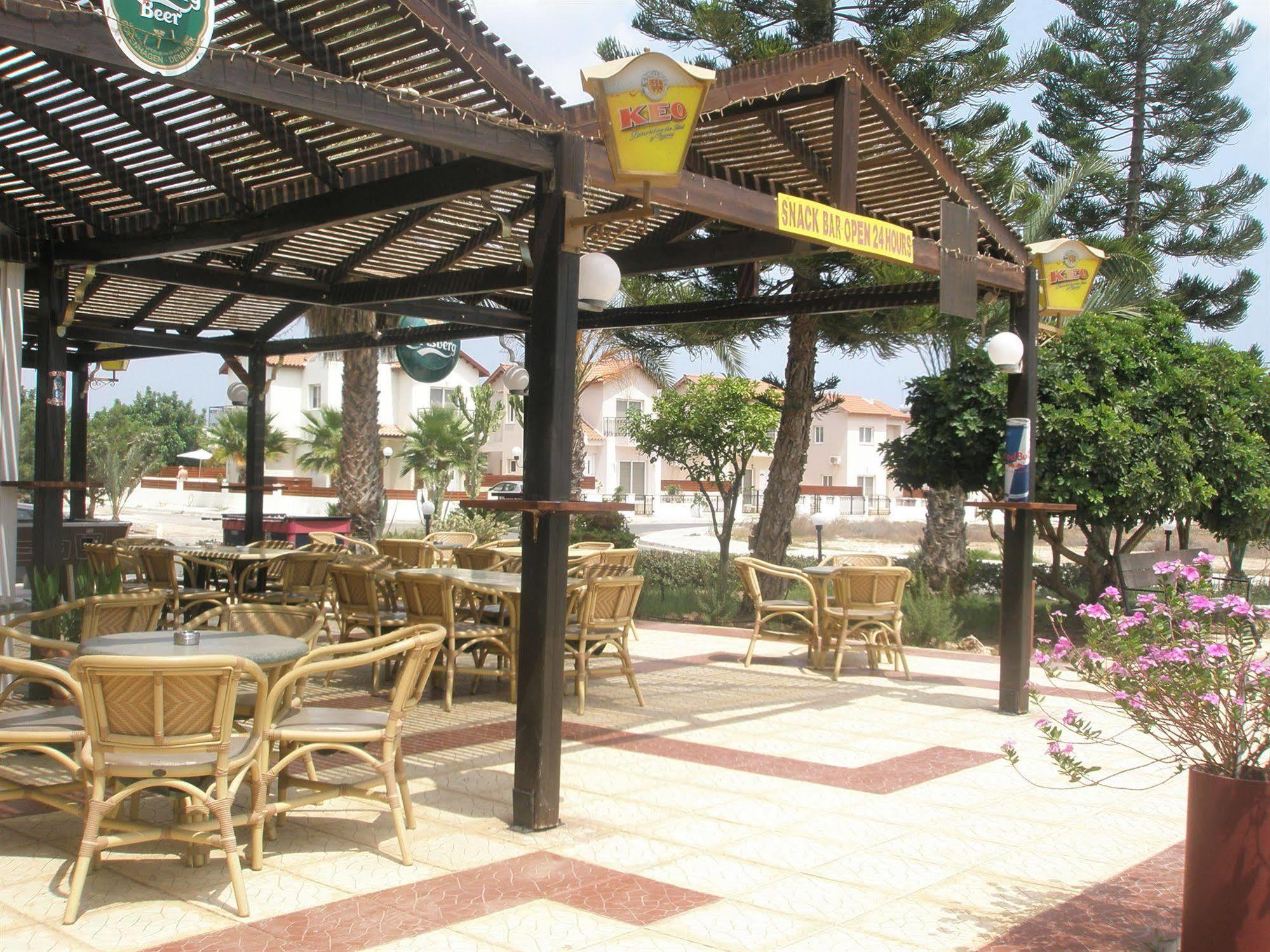 Debbiexenia 3* Paralimni